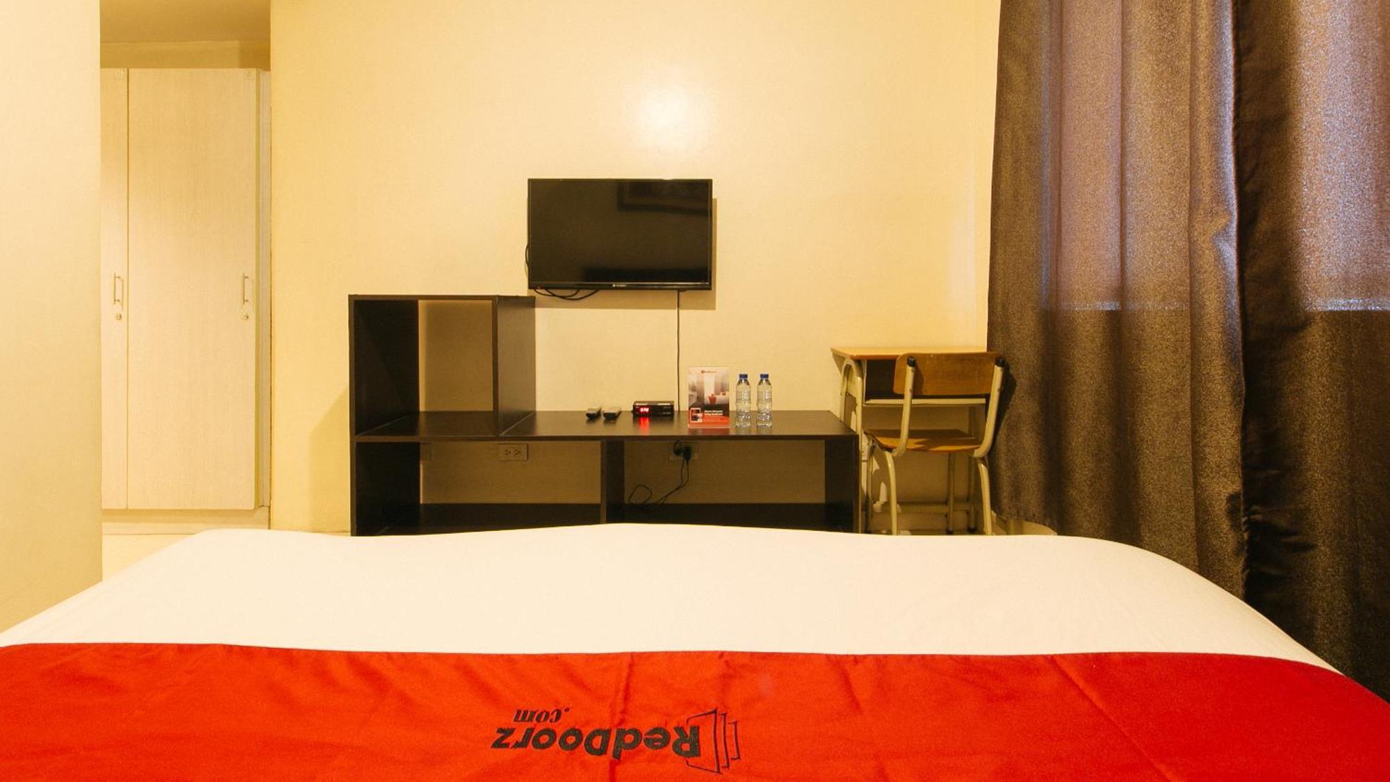 Reddoorz Plus @ E Rodriguez Corner Banawe Quezon City Esterno foto