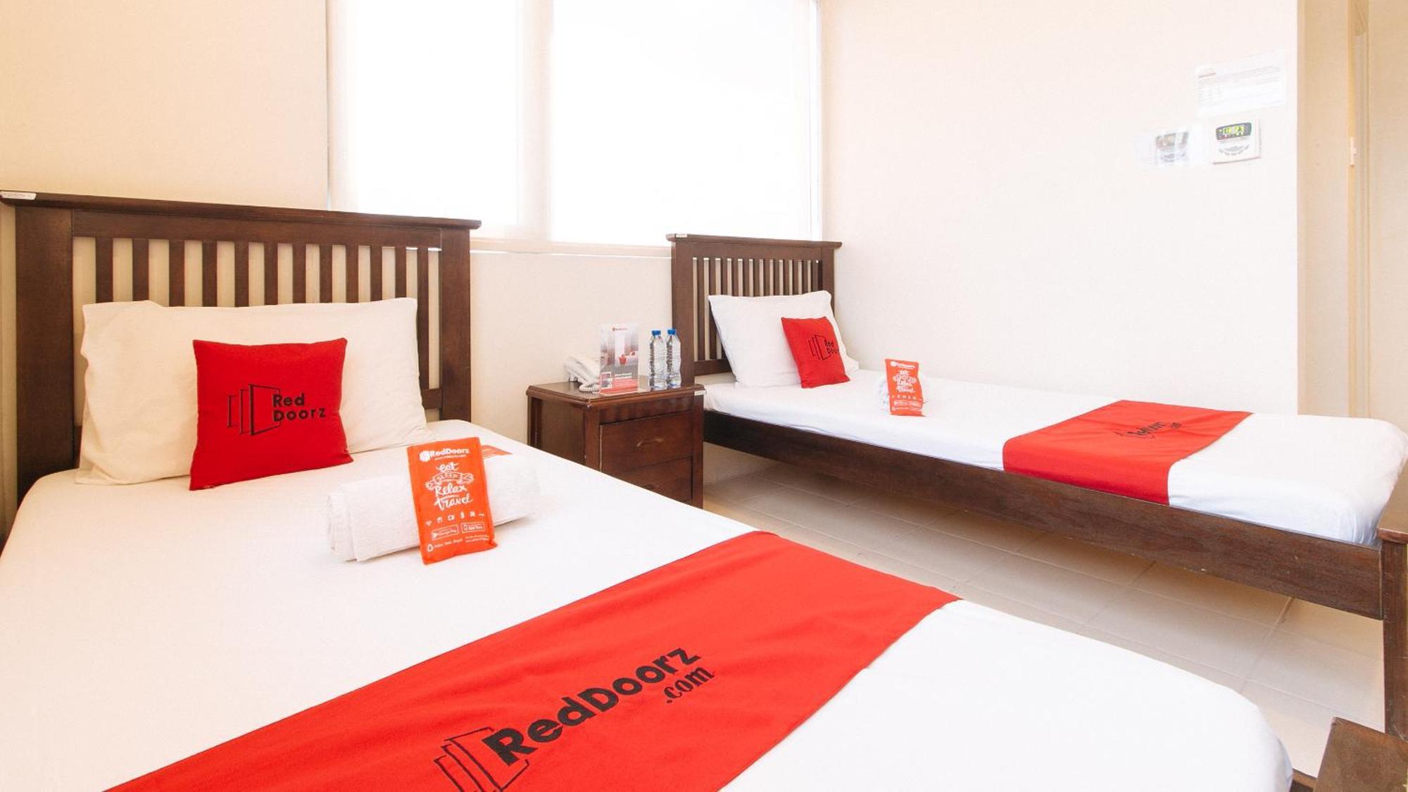 Reddoorz Plus @ E Rodriguez Corner Banawe Quezon City Esterno foto